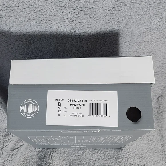 New in box Palladium Men's Boots Sz 9, Beige and Tan - Picture 8 of 9